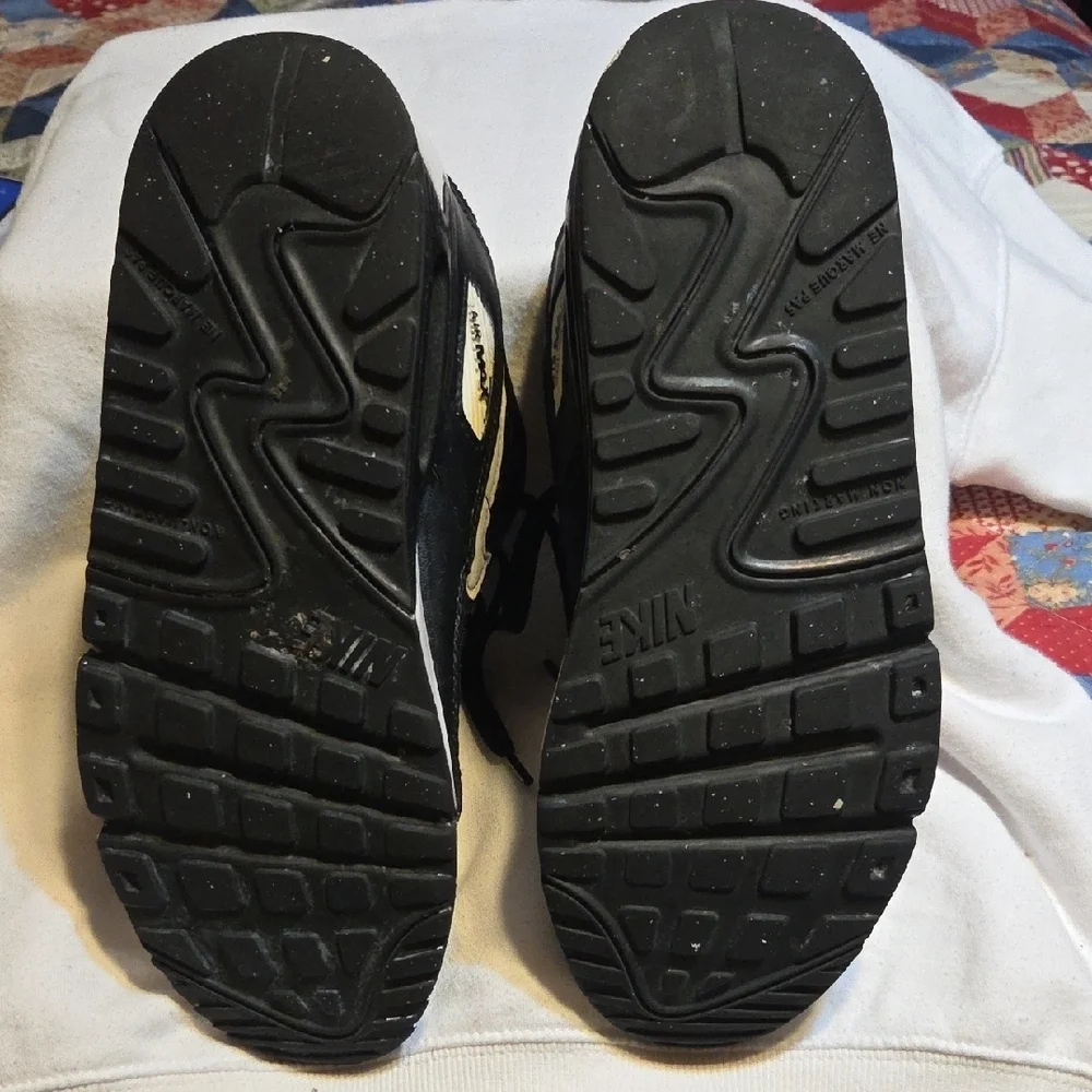 Nike Air Max Kids Black and White Sneakers